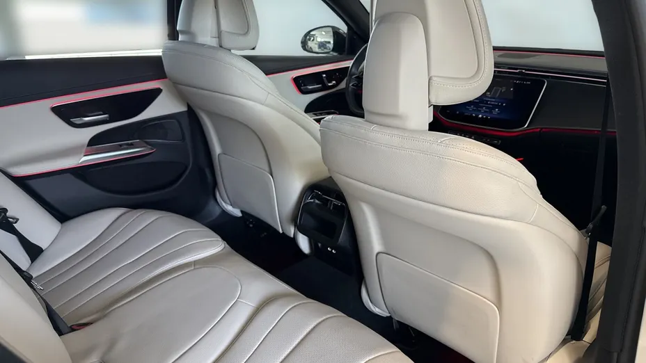 MERCEDES-BENZ E Klasa E 300 de PHEV 4-Matic AMG 9G-Tronic