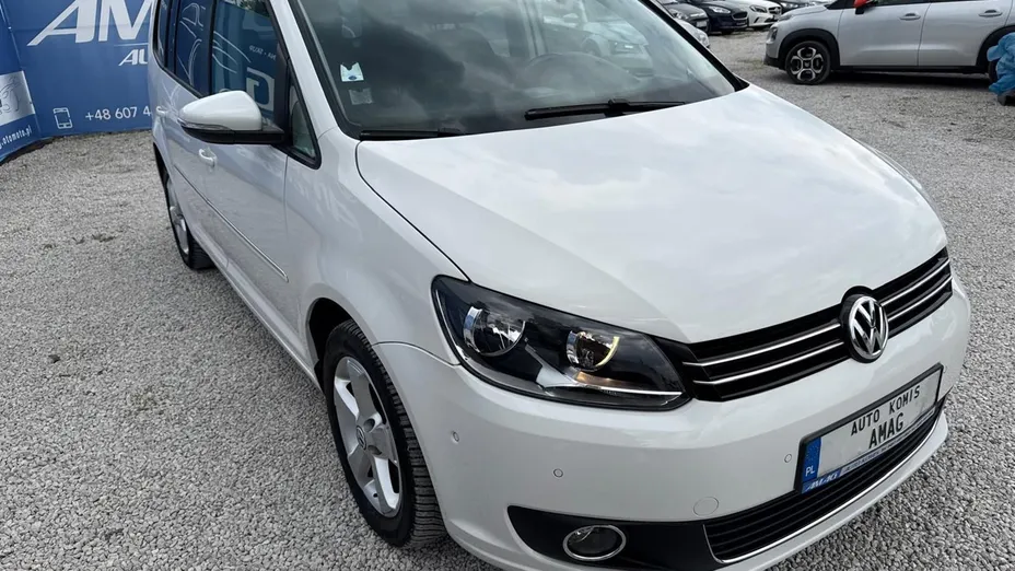 VOLKSWAGEN Touran -