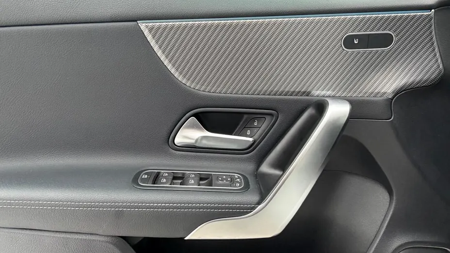 MERCEDES-BENZ A Klasa A 180 Progressive 7G-DCT