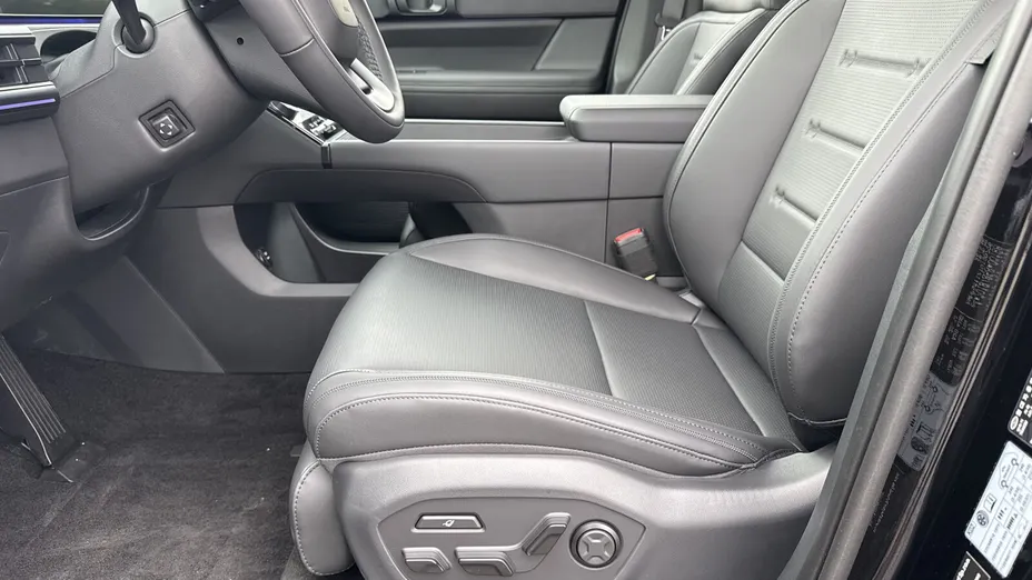 HYUNDAI Santa Fe Santa Fe 1.6 T-GDI HEV Calligraphy 4WD aut 7os. Nowy