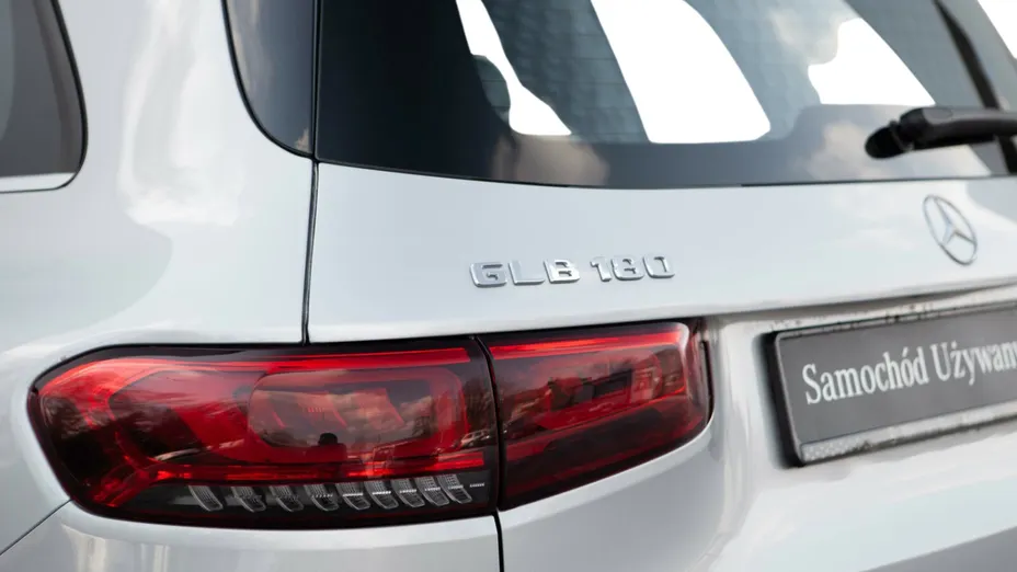 MERCEDES-BENZ GLB GLB 180 7G-DCT