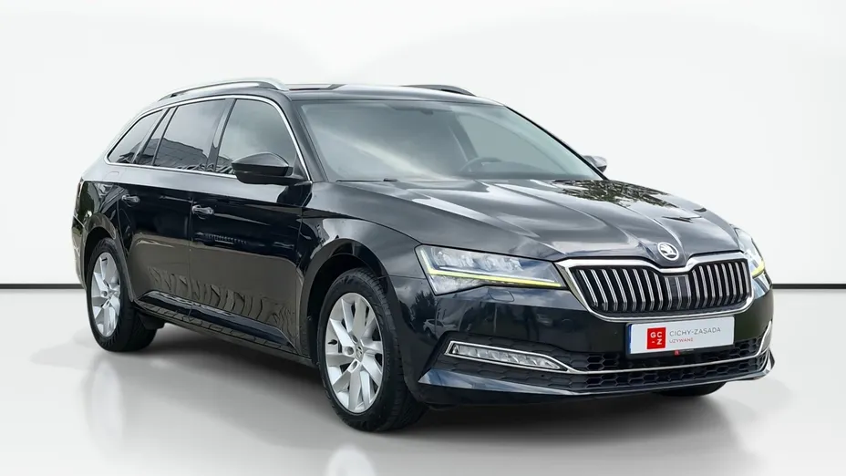 SKODA Superb -
