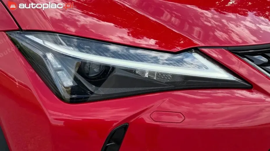 LEXUS UX -