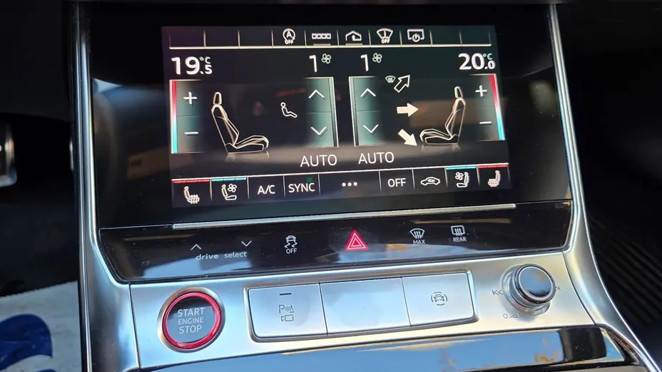AUDI RS6 -