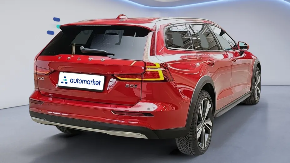 VOLVO V60 V60 CC Plus B5 B AWD aut