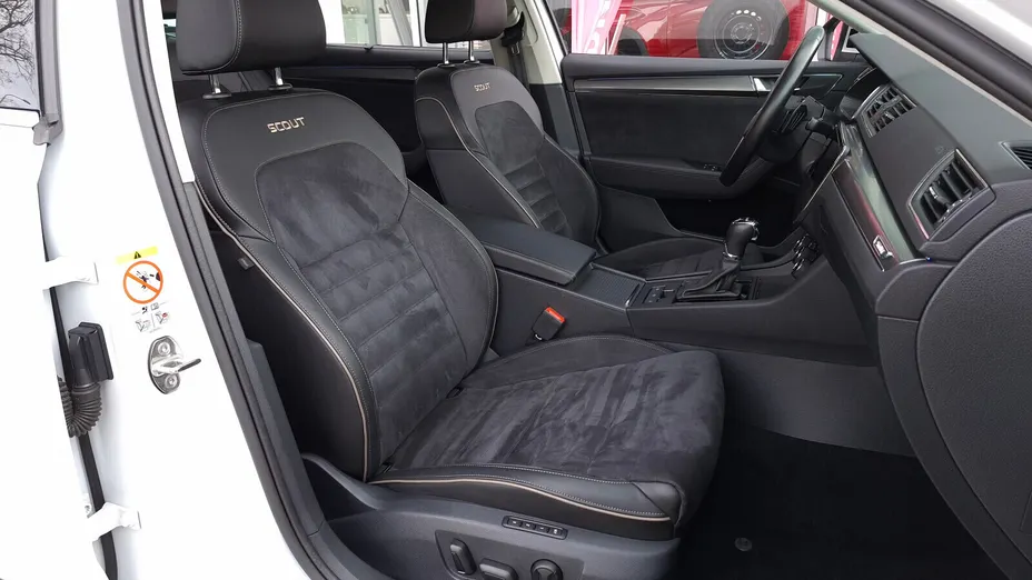 SKODA Superb Superb 2.0 TDI SCR 4x4 Scout DSG