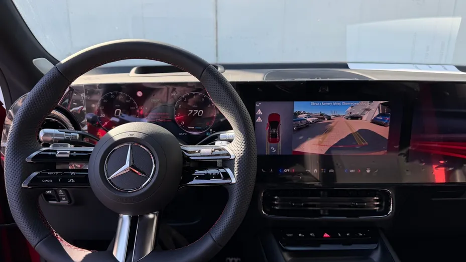 MERCEDES-BENZ GLB -
