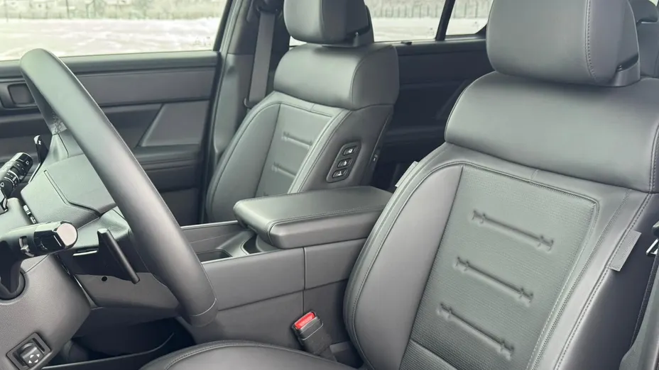 HYUNDAI Santa Fe Santa Fe 1.6 T-GDI HEV Calligraphy 4WD aut 6os.