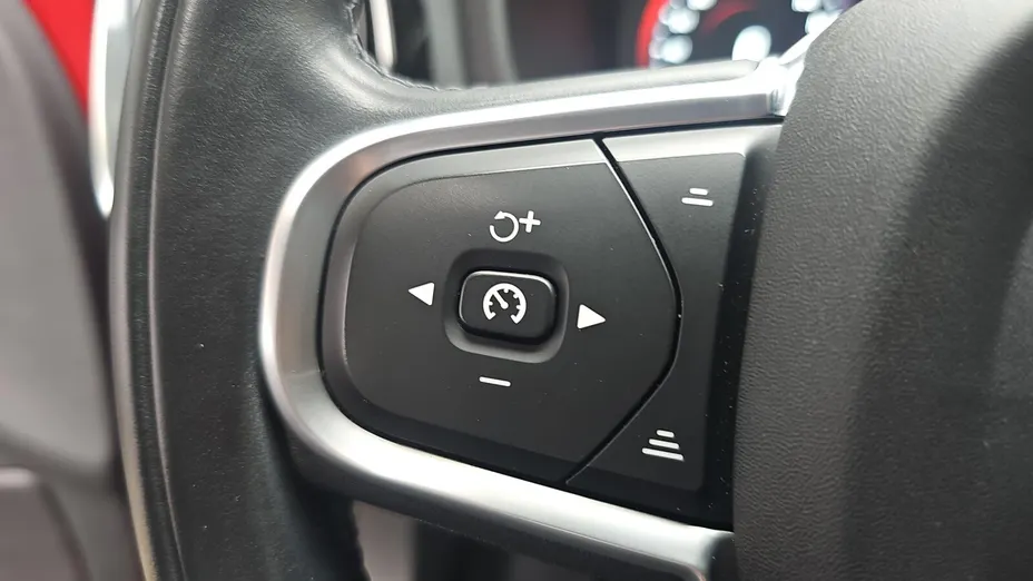 VOLVO V60 V60 B3 B Momentum aut