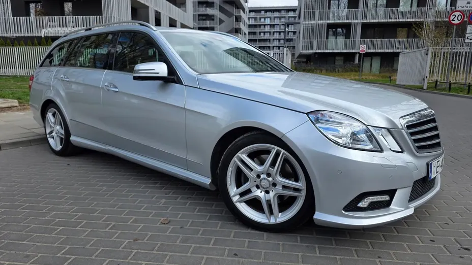 MERCEDES-BENZ E Klasa -