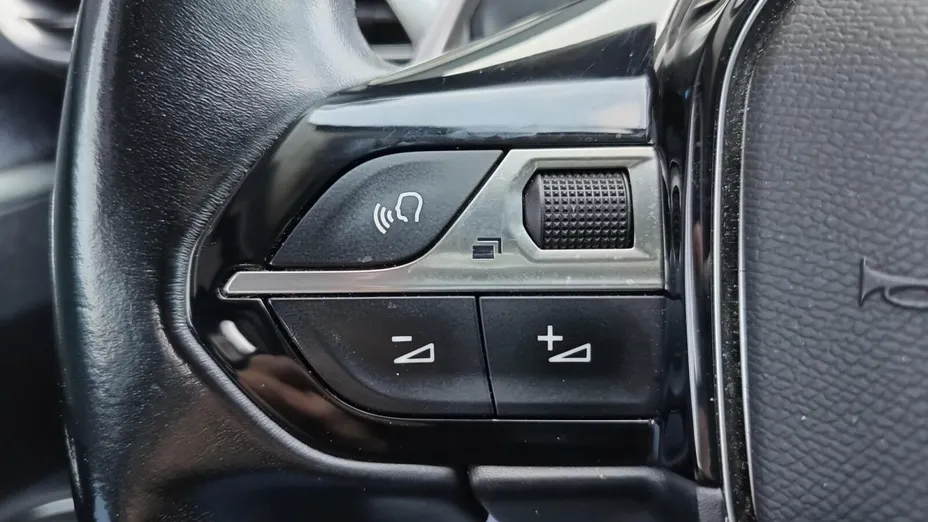 PEUGEOT 3008 3008 1.2 PureTech Allure S&S EAT8