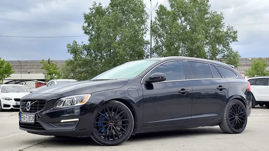 VOLVO V60 -