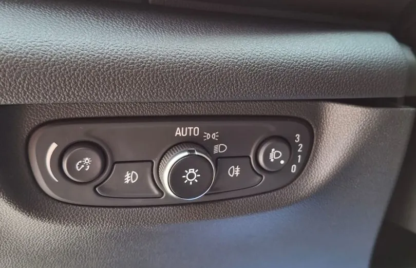 OPEL Insignia -
