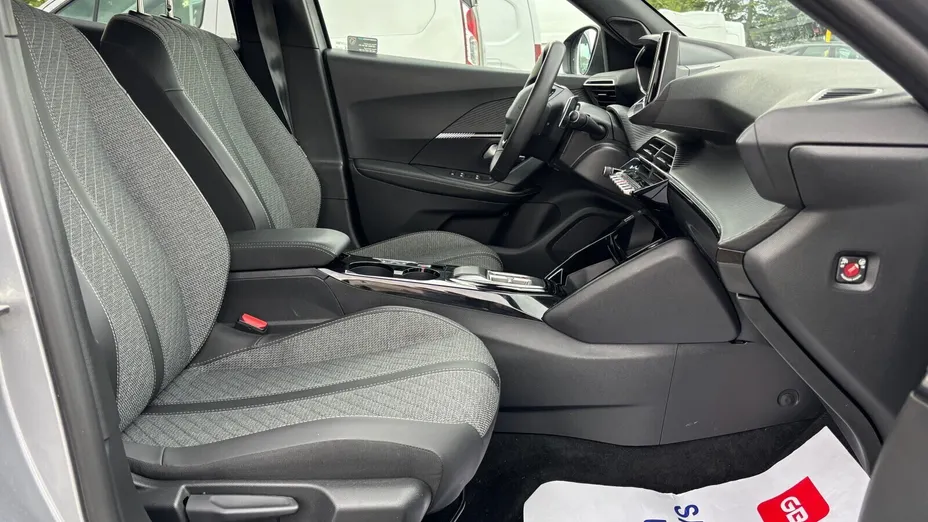 PEUGEOT 2008 2008 PureTech 130 Allure S&S EAT8