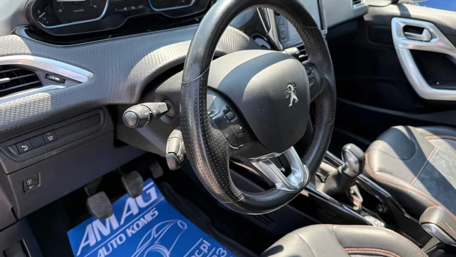 PEUGEOT 2008 -