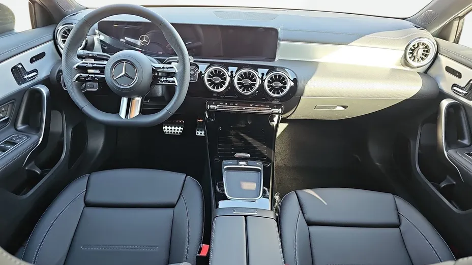 MERCEDES-BENZ A Klasa A 220 4-Matic AMG Line 8G-DCT