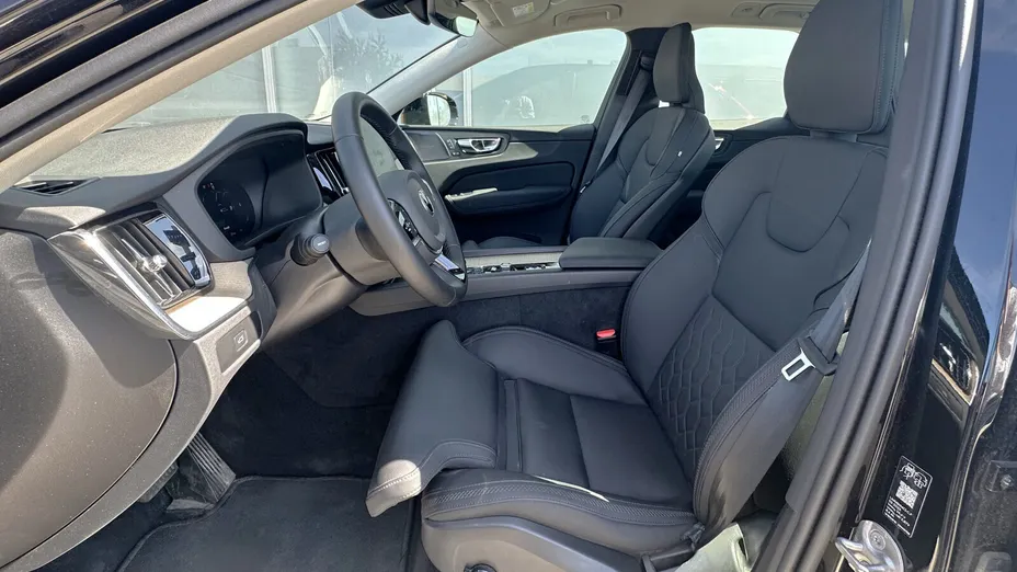 VOLVO XC60 XC60 B5 B AWD Plus Dark aut