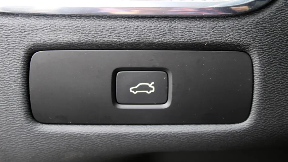 VOLVO XC60 XC60 B4 D AWD Plus Dark aut