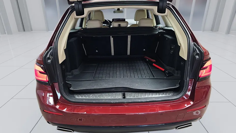 BMW Seria 5 518d mHEV aut