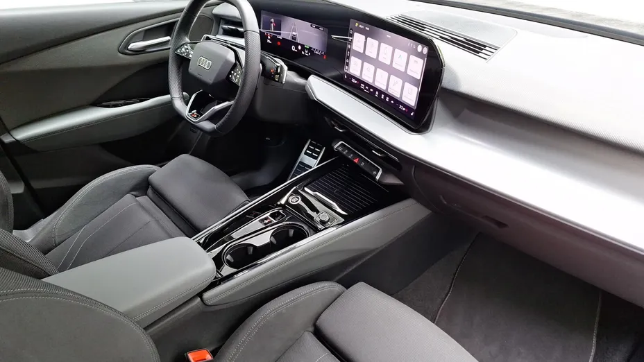 AUDI Q3 Q3 TFSI mHEV 110 kW S tronic
