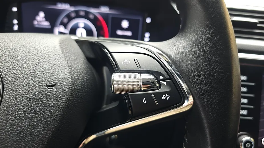 SKODA Superb Superb 2.0 TDI SCR Style DSG