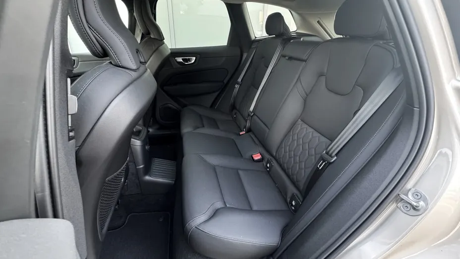 VOLVO XC60 XC60 T6 Plug-In Hybrid AWD Plus Bright aut