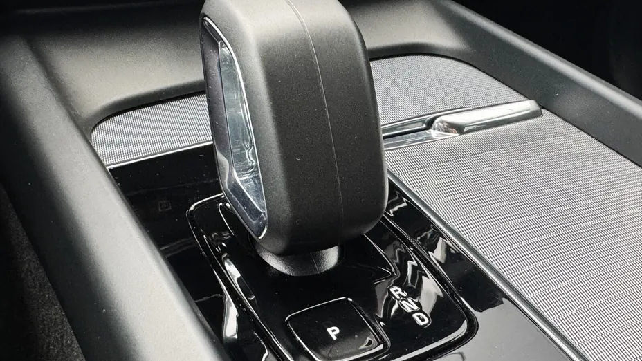 VOLVO XC60 XC60 B5 B AWD Plus Dark aut
