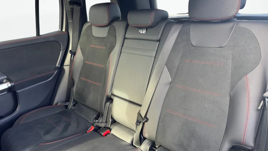 MERCEDES-BENZ GLB GLB 200 mHEV AMG Line 7G-DCT