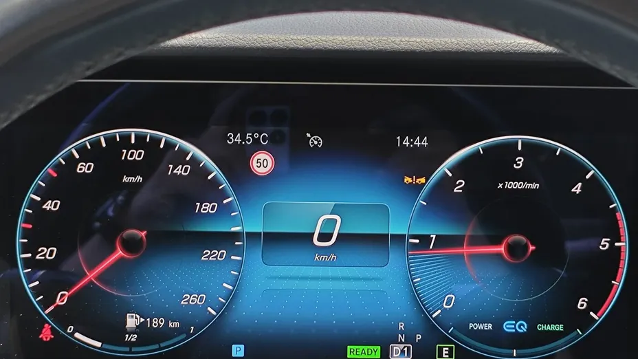 MERCEDES-BENZ E Klasa E 220 d 4-Matic Avantgarde