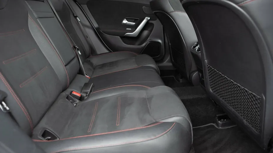 MERCEDES-BENZ CLA CLA 250 AMG Line 7G-DCT