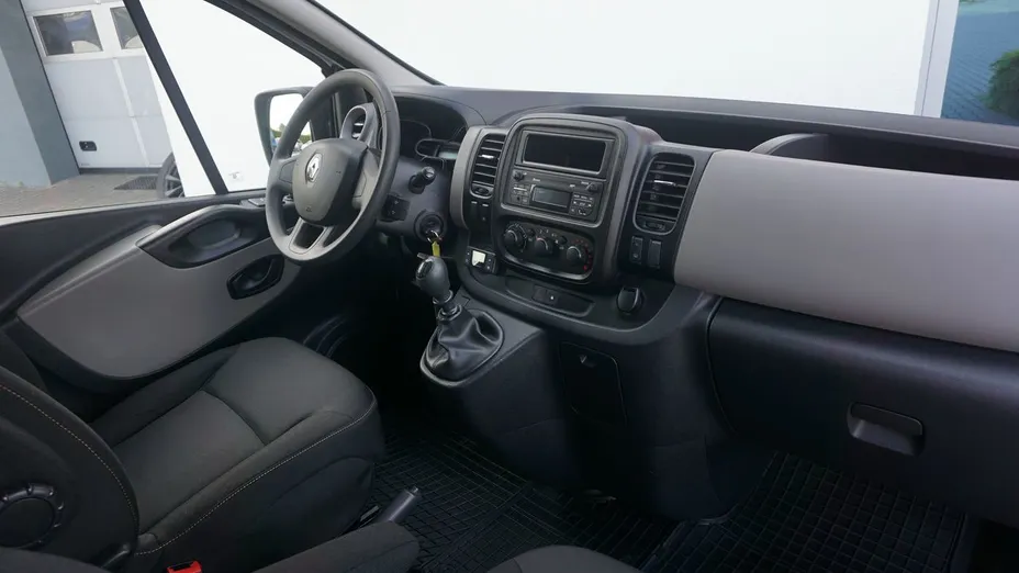 RENAULT Trafic -