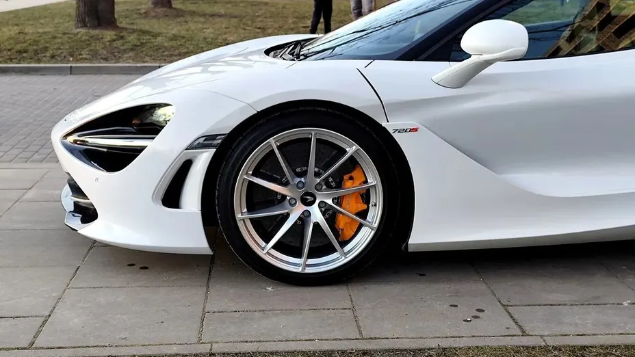 McLaren 720S Coupe -