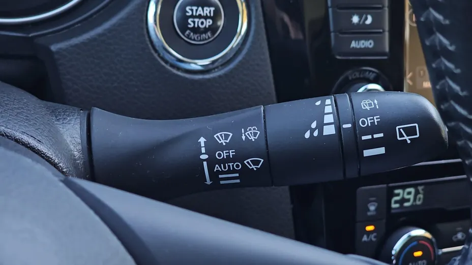 NISSAN Qashqai Qashqai 1.3 DIG-T N-Connecta DCT