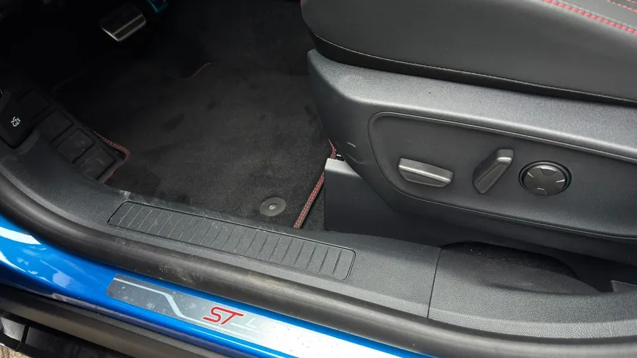 FORD Kuga Kuga 2.5P PHEV FWD ST-Line X eCVT Nowy