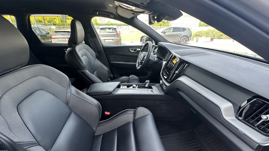 VOLVO XC60 XC60 B4 B R-Design aut
