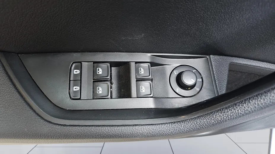 SKODA Superb Superb 2.0 TDI SCR Ambition