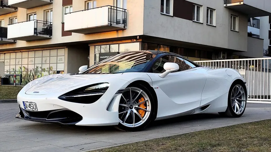 McLaren 720S Coupe -