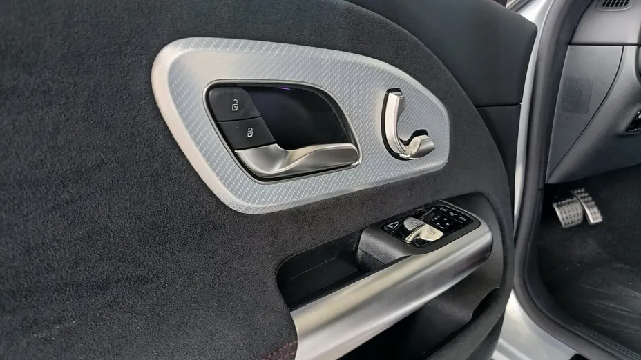 MERCEDES-BENZ CLA -