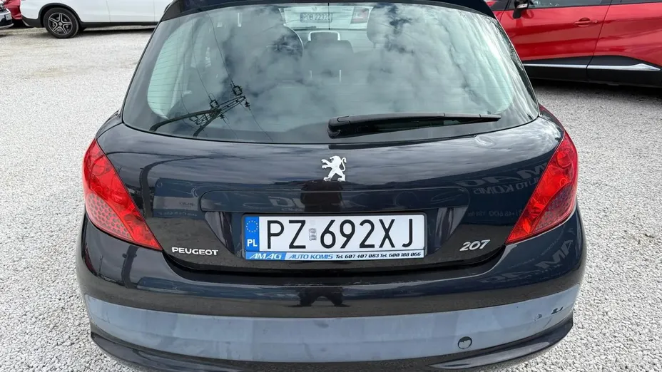 PEUGEOT 207 -