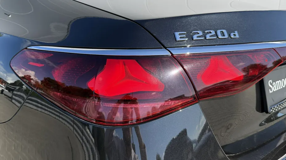 MERCEDES-BENZ E Klasa E 220 d mHEV 4-Matic AMG 9G-Tronic