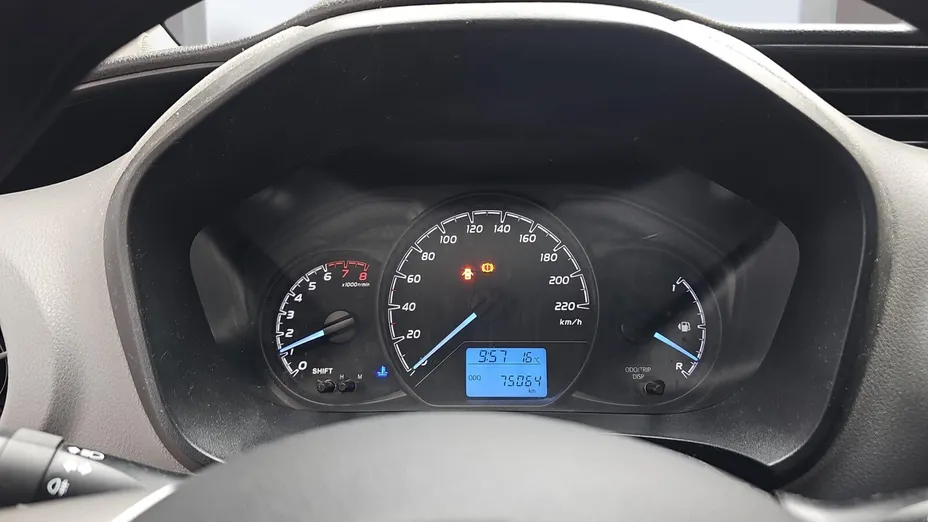 TOYOTA Yaris Yaris 1.5 Active