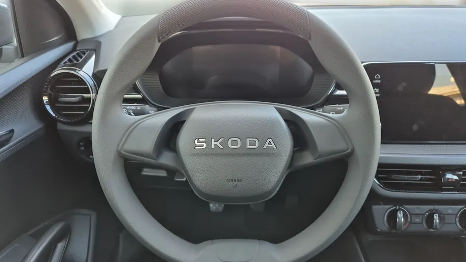 SKODA Fabia Fabia 1.0 Essence Nowy
