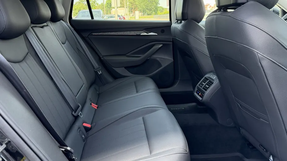 SKODA Superb Superb 2.0 TDI SCR 4x4 Selection DSG
