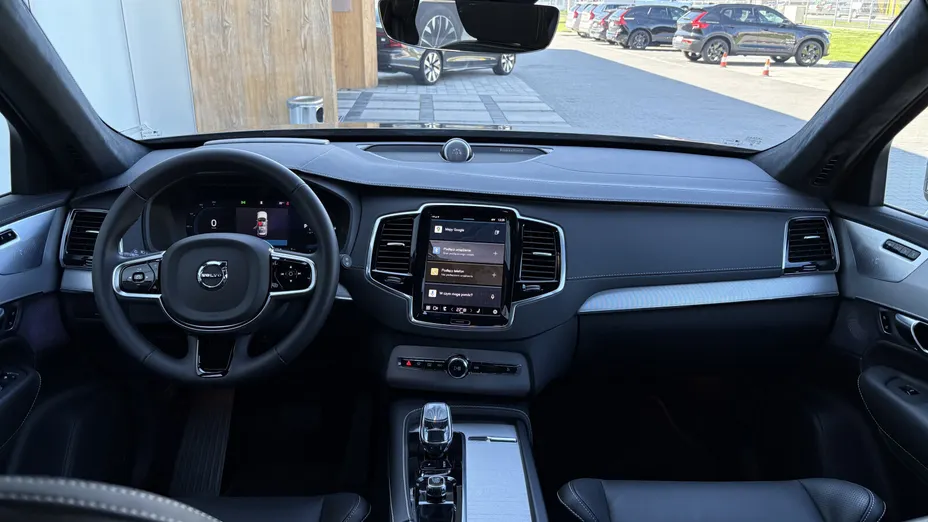 VOLVO XC90 XC90 T8 AWD Plug-In Hybrid Ultra Dark 7os aut