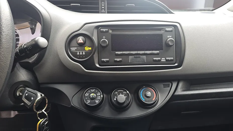 TOYOTA Yaris Yaris 1.0 Active