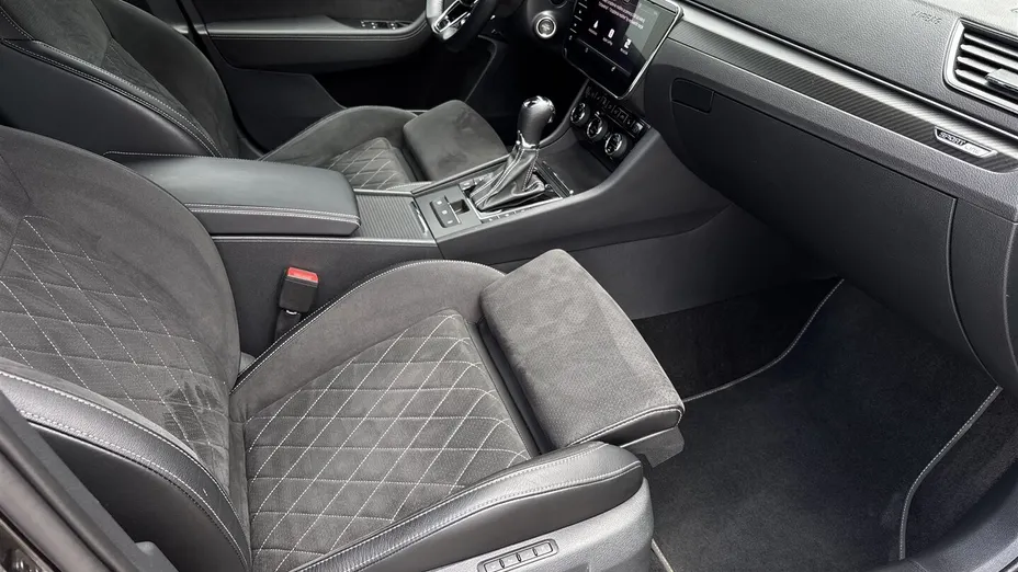SKODA Superb Superb 2.0 TDI SCR Sportline DSG