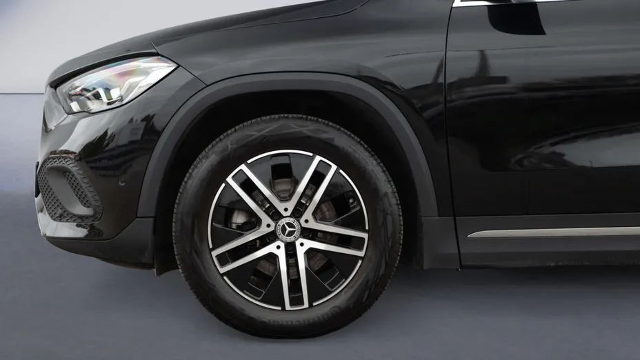 MERCEDES-BENZ GLA GLA 200 Progressive