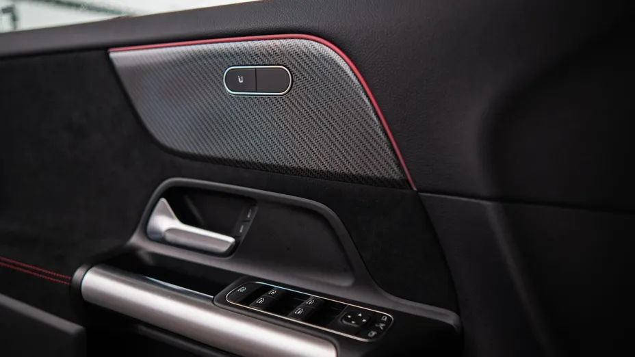 MERCEDES-BENZ GLA GLA 200 d 4-Matic AMG Line 8G-DCT