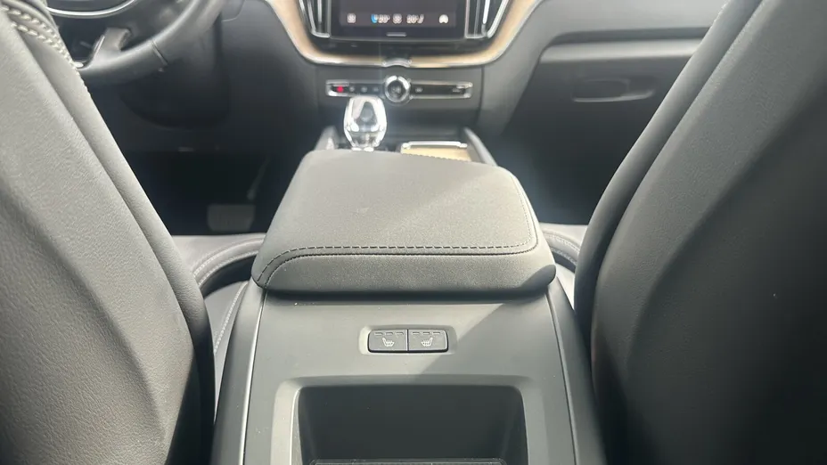 VOLVO XC60 XC60 T8 Plug-In Hybrid AWD Ultra Dark aut