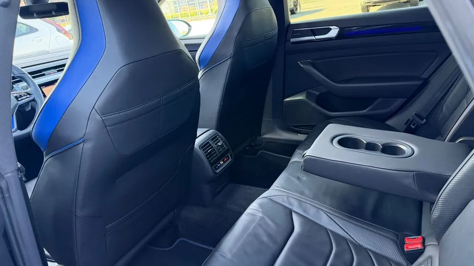 VOLKSWAGEN Arteon Arteon 2.0 TSI 4Motion R DSG